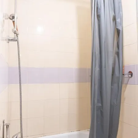 Charming Atypical Design Apt Close To Nation *