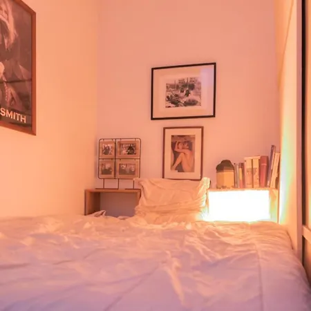 Charming Atypical Design Apt Close To Nation Apartment